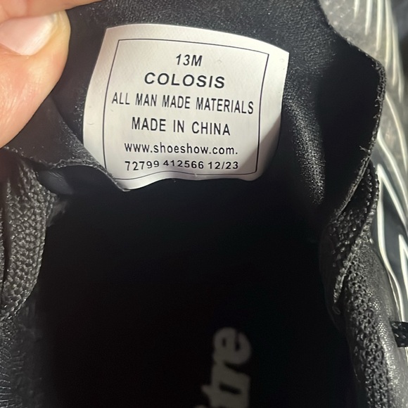 Soccer cleats and softball cleats - Picture 1 of 4